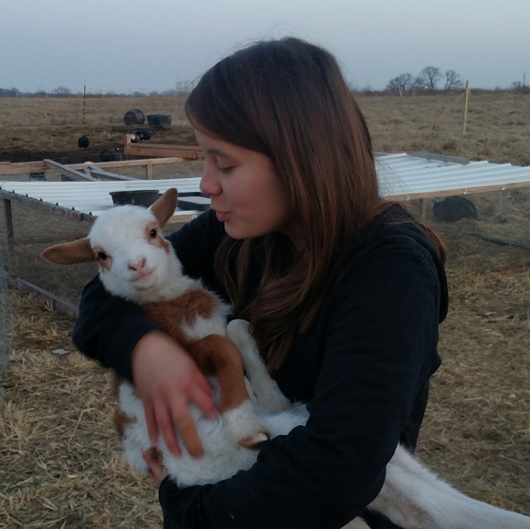 Meet your Posher, Celeste - Picture 3 of 3